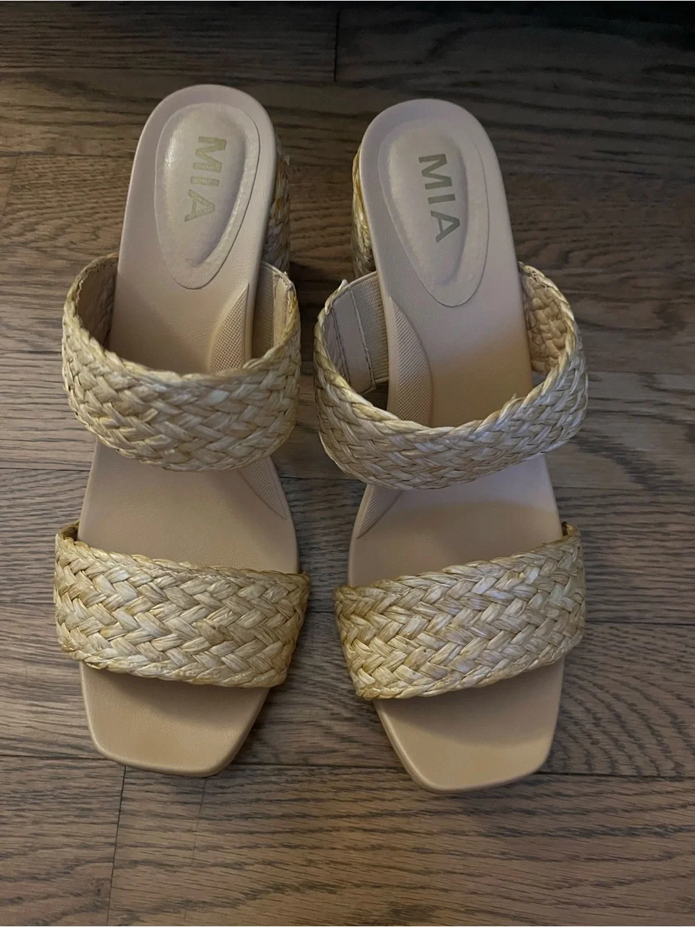 MIA chic slide